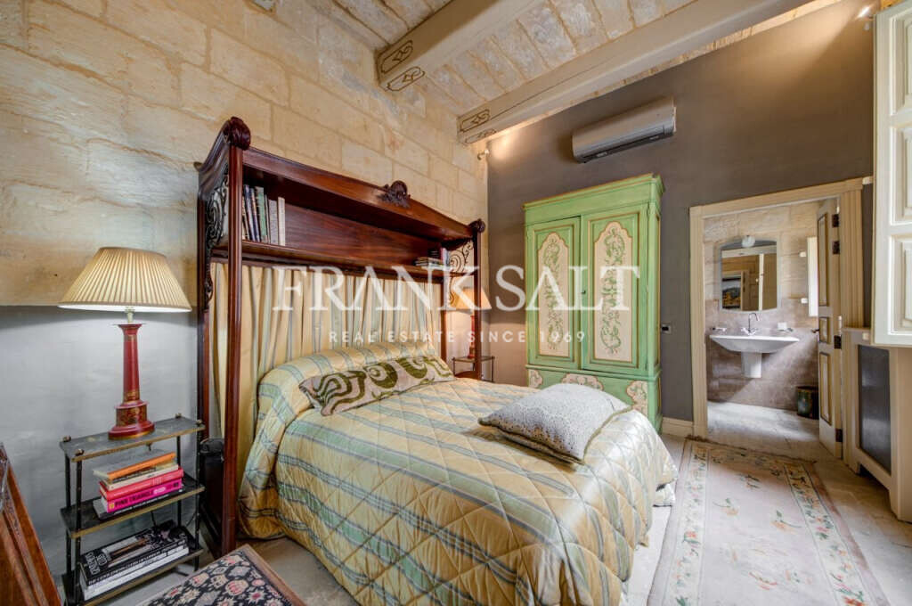 Cospicua, 5 Bedrooms Bedrooms, ,5 BathroomsBathrooms,For Sale,FRSA-926381
