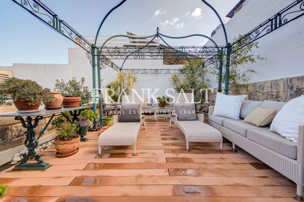 Cospicua, 5 Bedrooms Bedrooms, ,5 BathroomsBathrooms,For Sale,FRSA-926381