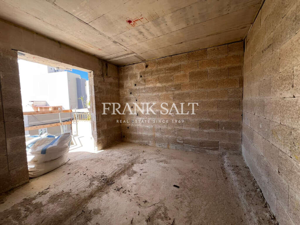 Iklin, 3 Bedrooms Bedrooms, ,2 BathroomsBathrooms,For Sale,FRSA-926739