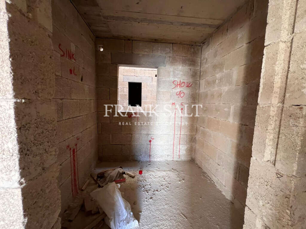 Iklin, 3 Bedrooms Bedrooms, ,2 BathroomsBathrooms,For Sale,FRSA-926739