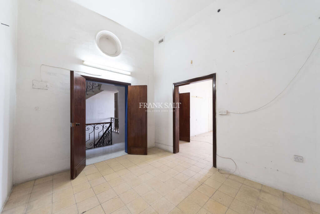 Floriana, 12 Bedrooms Bedrooms, ,4 BathroomsBathrooms,For Sale,FRSA-925939