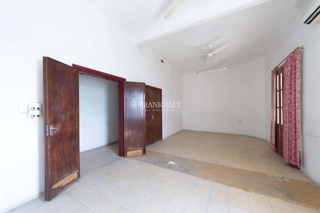 Floriana, 12 Bedrooms Bedrooms, ,4 BathroomsBathrooms,For Sale,FRSA-925939