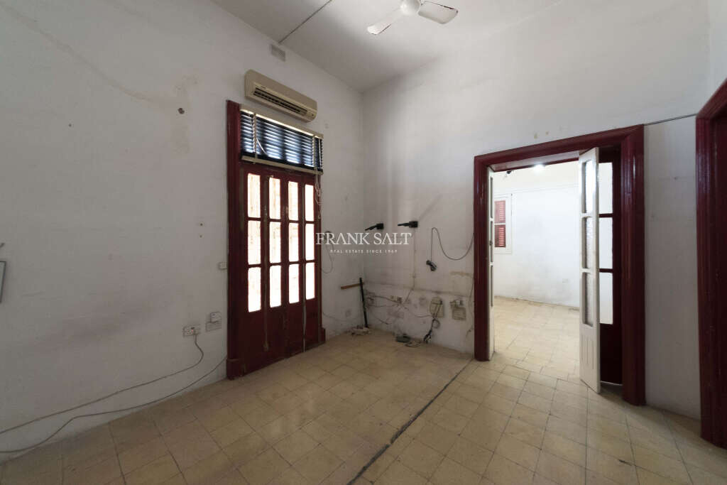 Floriana, 12 Bedrooms Bedrooms, ,4 BathroomsBathrooms,For Sale,FRSA-925939