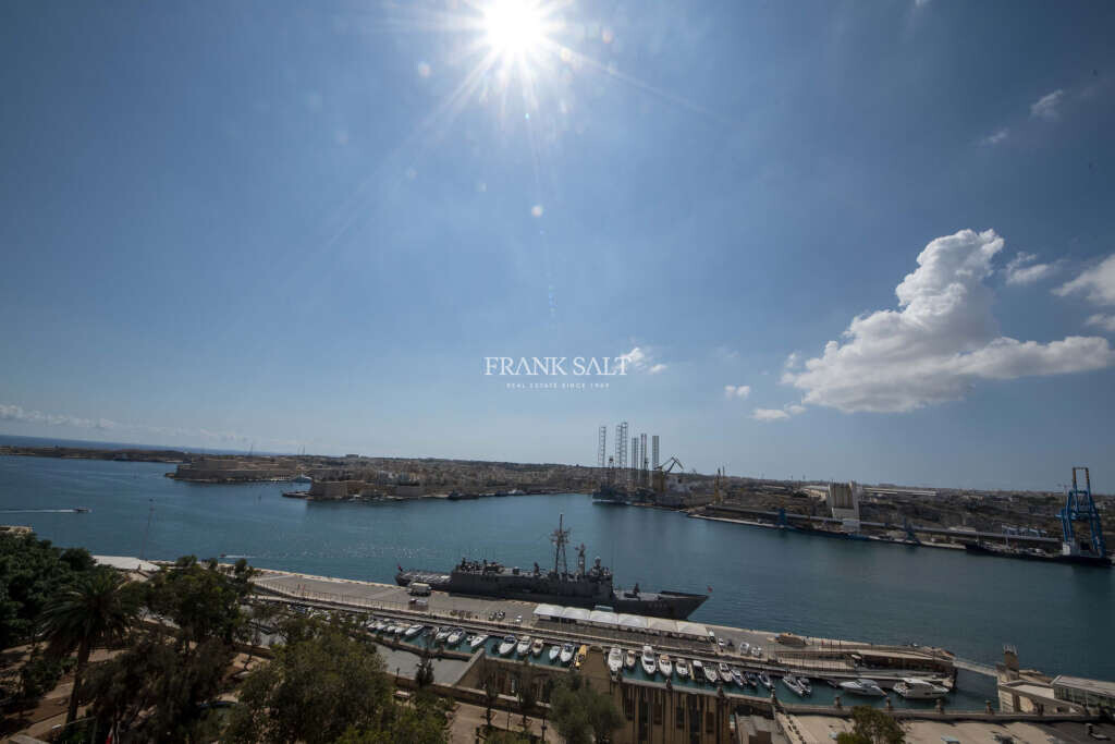 Floriana, 12 Bedrooms Bedrooms, ,4 BathroomsBathrooms,For Sale,FRSA-925939