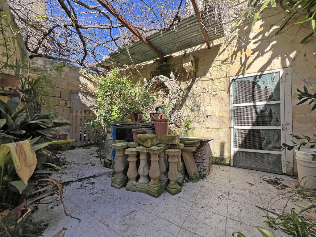 Tarxien, 2 Bedrooms Bedrooms, ,1 BathroomBathrooms,For Sale,FRSA-427244