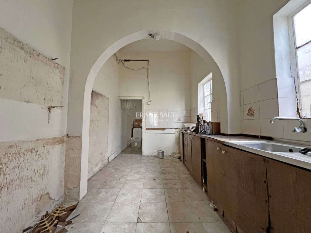 Tarxien, 2 Bedrooms Bedrooms, ,1 BathroomBathrooms,For Sale,FRSA-427244