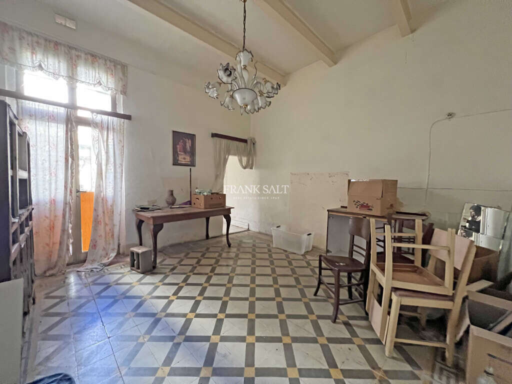 Tarxien, 2 Bedrooms Bedrooms, ,1 BathroomBathrooms,For Sale,FRSA-427244