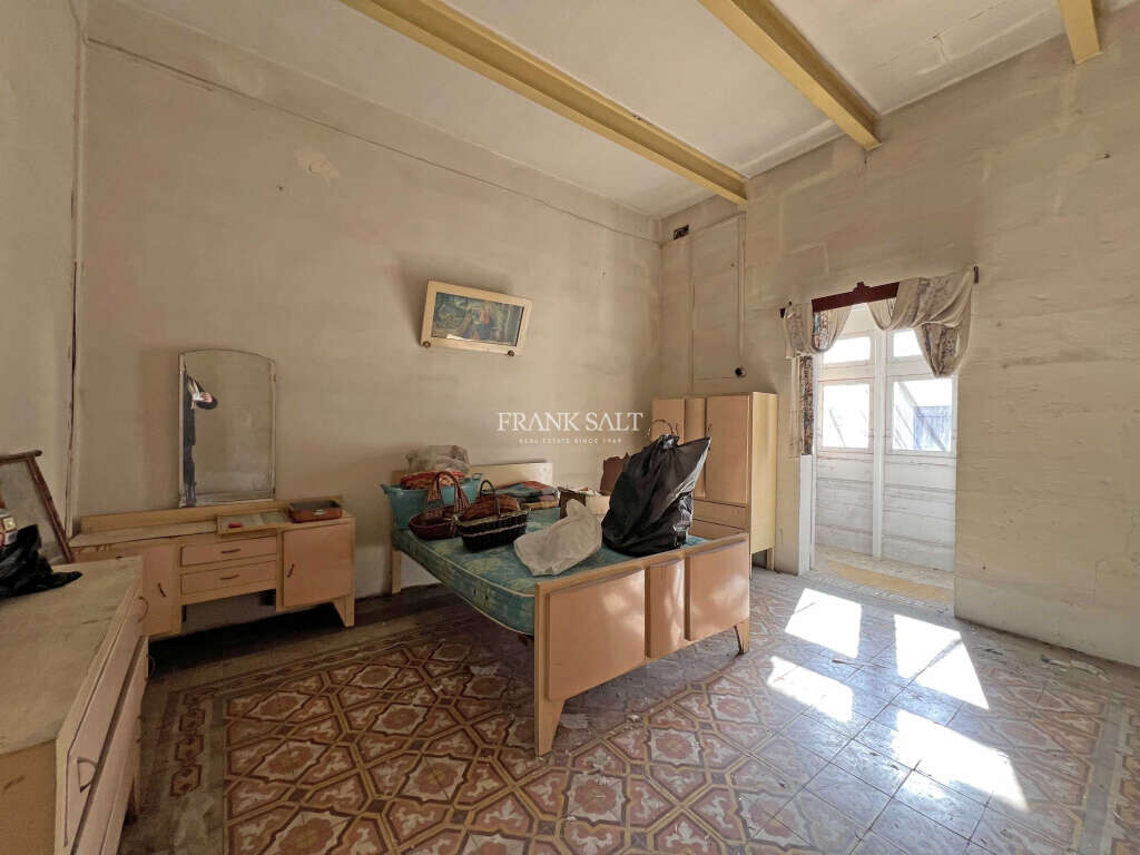 Tarxien, 2 Bedrooms Bedrooms, ,1 BathroomBathrooms,For Sale,FRSA-427244