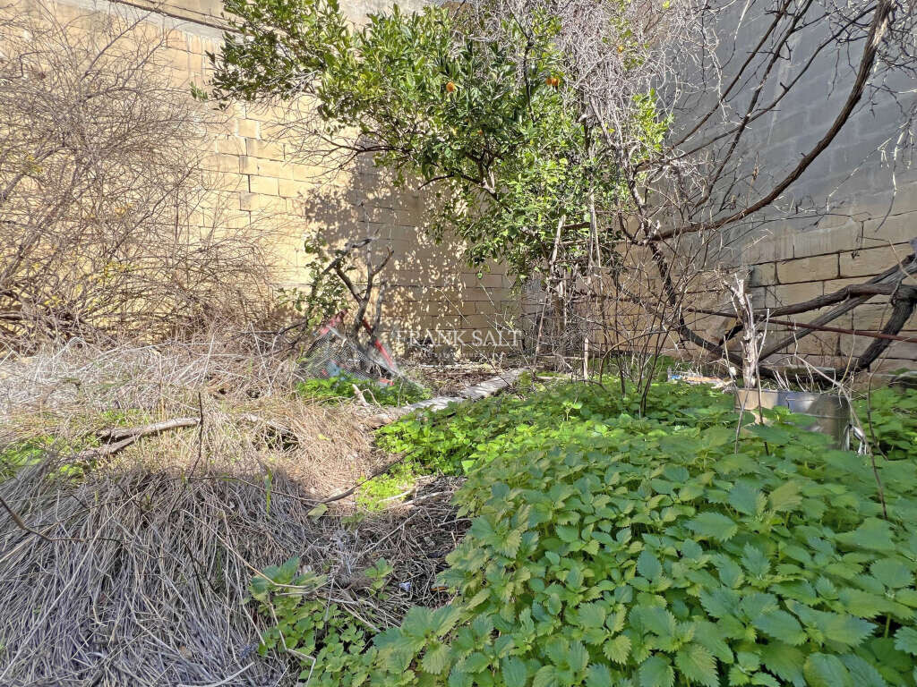 Tarxien, 2 Bedrooms Bedrooms, ,1 BathroomBathrooms,For Sale,FRSA-427244