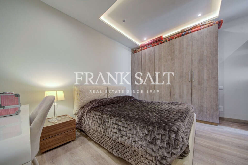 Ta Monita, 4 Bedrooms Bedrooms, ,1 BathroomBathrooms,For Sale,FRSA-918919