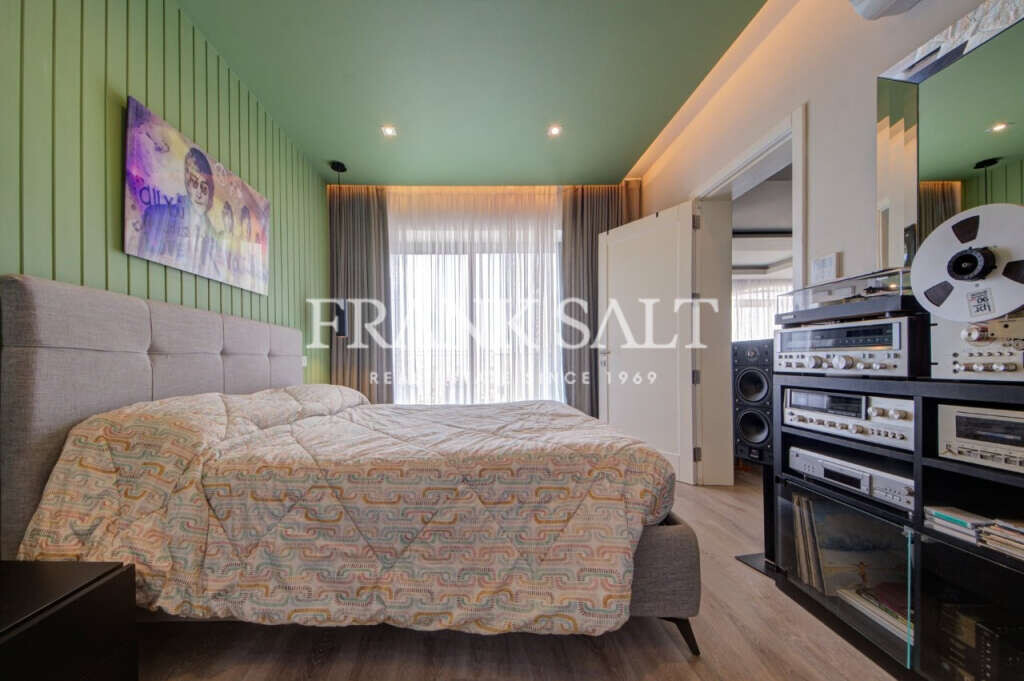 Ta Monita, 4 Bedrooms Bedrooms, ,1 BathroomBathrooms,For Sale,FRSA-918919