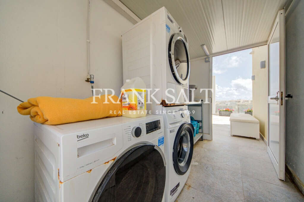 Ta Monita, 4 Bedrooms Bedrooms, ,1 BathroomBathrooms,For Sale,FRSA-918919