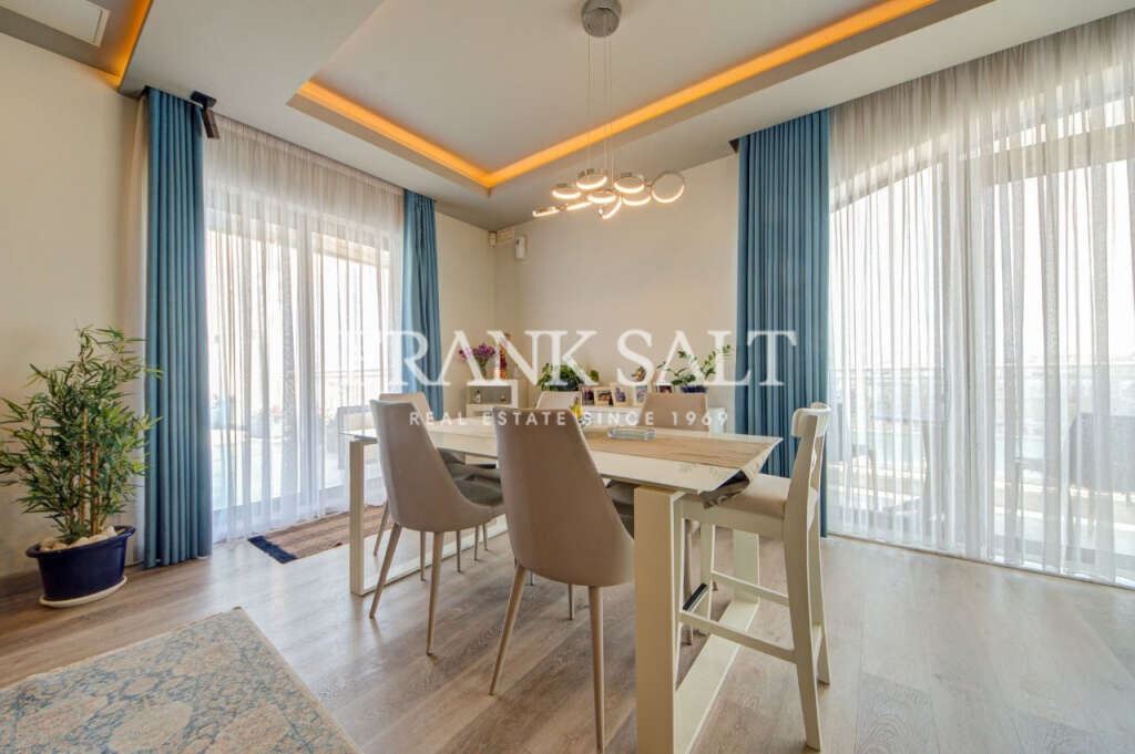 Ta Monita, 4 Bedrooms Bedrooms, ,1 BathroomBathrooms,For Sale,FRSA-918919