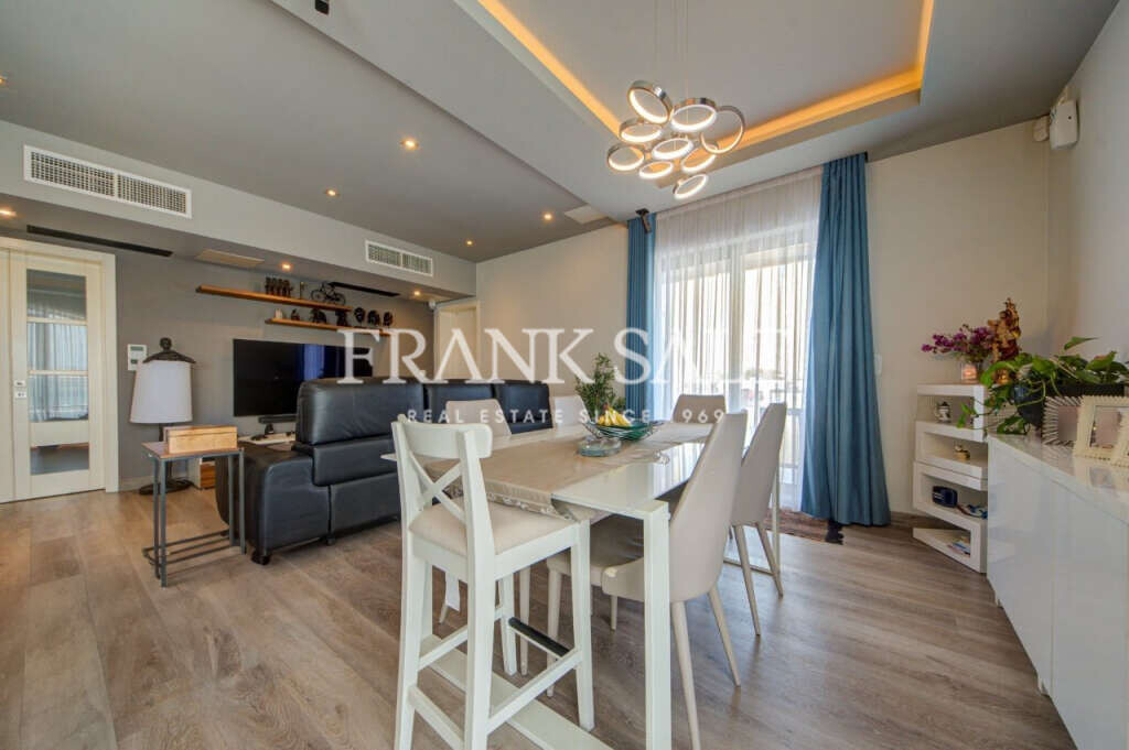 Ta Monita, 4 Bedrooms Bedrooms, ,1 BathroomBathrooms,For Sale,FRSA-918919