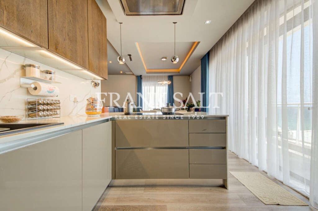 Ta Monita, 4 Bedrooms Bedrooms, ,1 BathroomBathrooms,For Sale,FRSA-918919