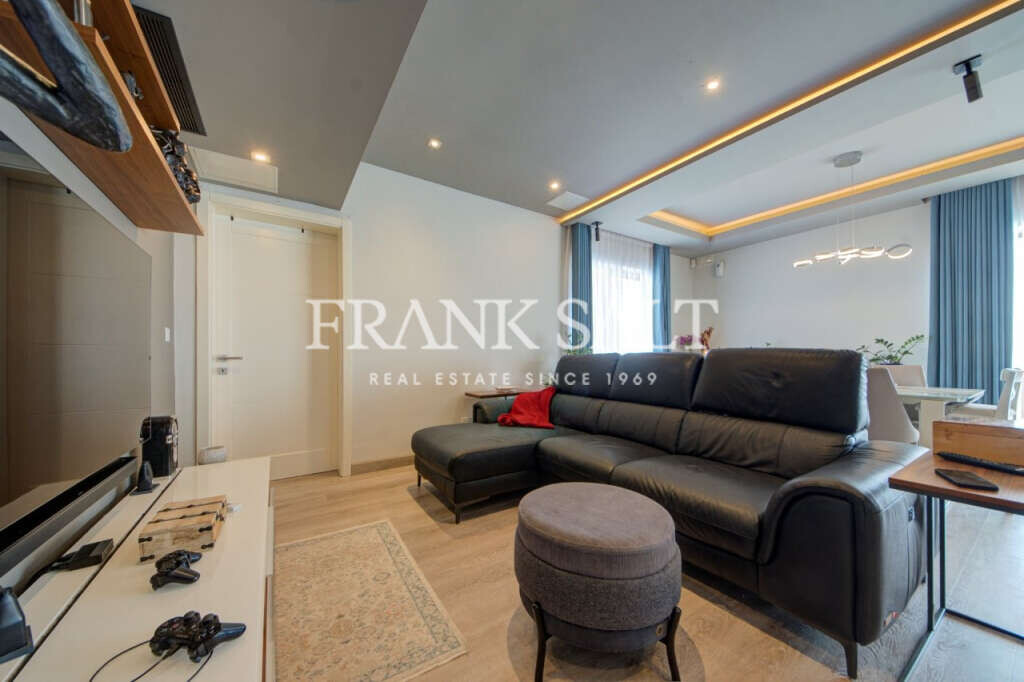 Ta Monita, 4 Bedrooms Bedrooms, ,1 BathroomBathrooms,For Sale,FRSA-918919