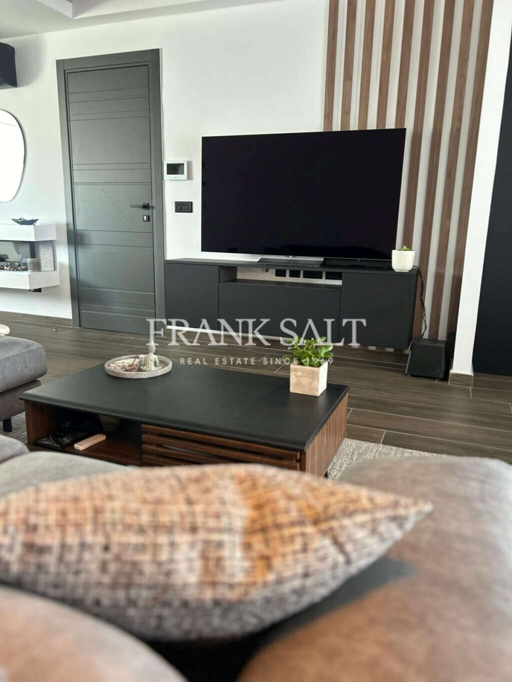 Attard, 3 Bedrooms Bedrooms, ,2 BathroomsBathrooms,For Sale,FRSA-925297