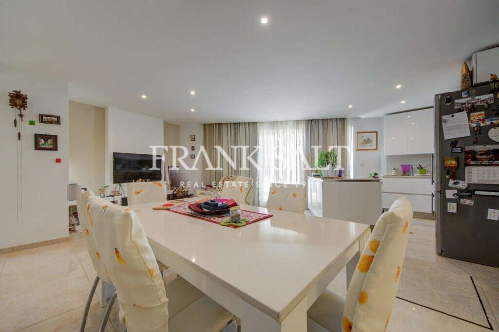 Zabbar, 2 Bedrooms Bedrooms, ,2 BathroomsBathrooms,For Sale,FRSA-427902