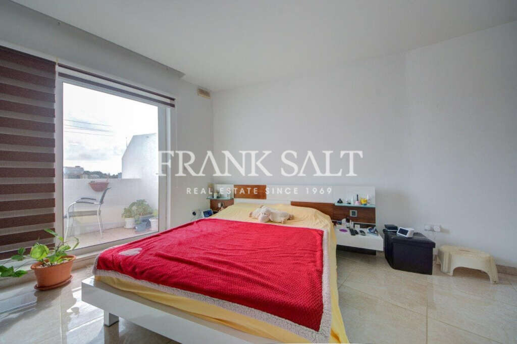 Zabbar, 2 Bedrooms Bedrooms, ,2 BathroomsBathrooms,For Sale,FRSA-427902