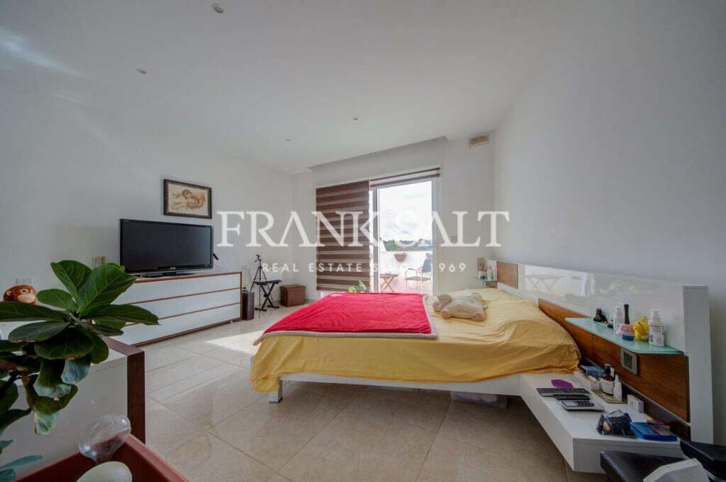 Zabbar, 2 Bedrooms Bedrooms, ,2 BathroomsBathrooms,For Sale,FRSA-427902