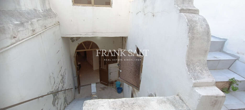 Qormi, 3 Bedrooms Bedrooms, ,1 BathroomBathrooms,For Sale,FRSA-925289