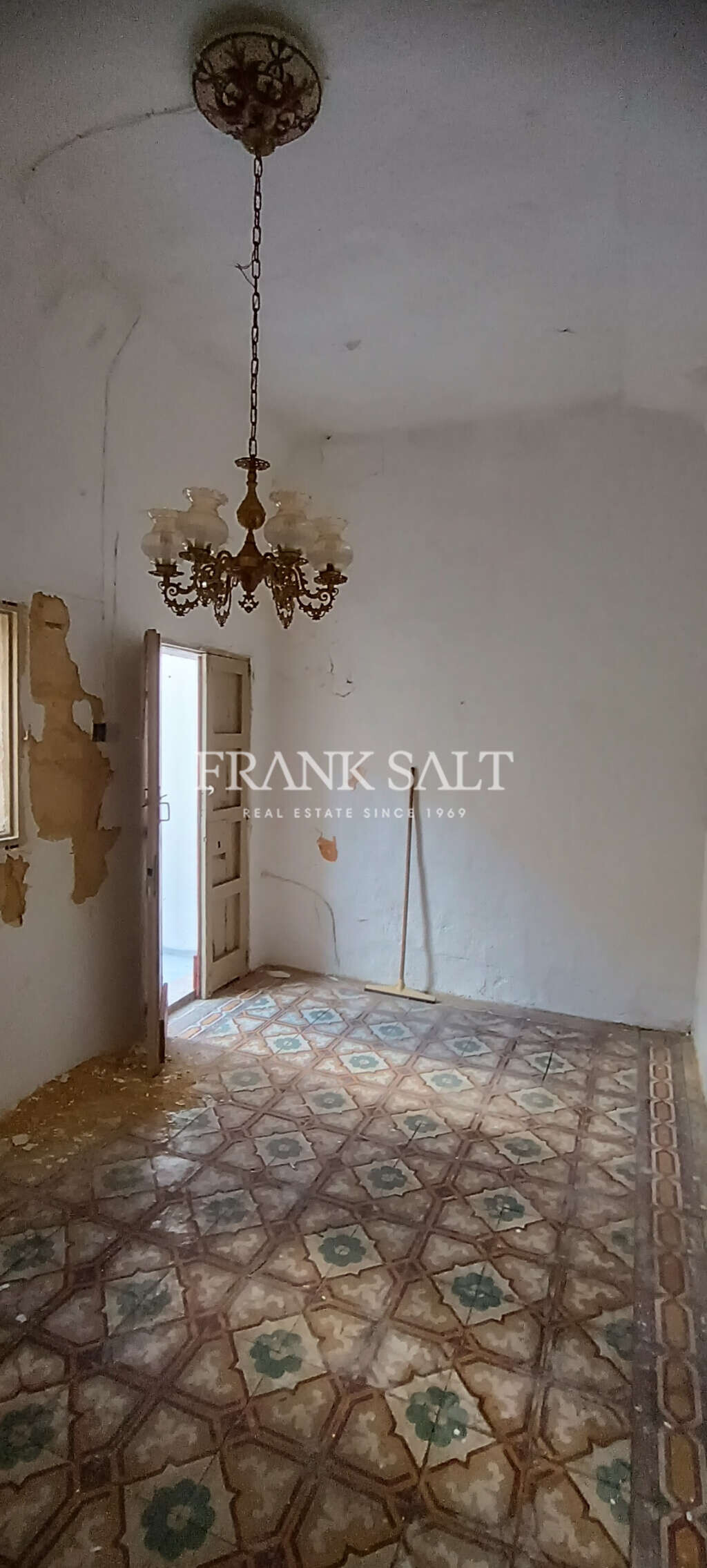 Qormi, 3 Bedrooms Bedrooms, ,1 BathroomBathrooms,For Sale,FRSA-925289