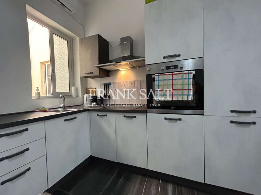 Gzira, 3 Bedrooms Bedrooms, ,1 BathroomBathrooms,For Sale,FRSA-925268