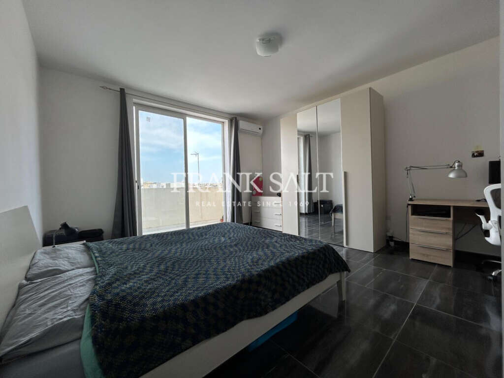 Gzira, 3 Bedrooms Bedrooms, ,1 BathroomBathrooms,For Sale,FRSA-925268