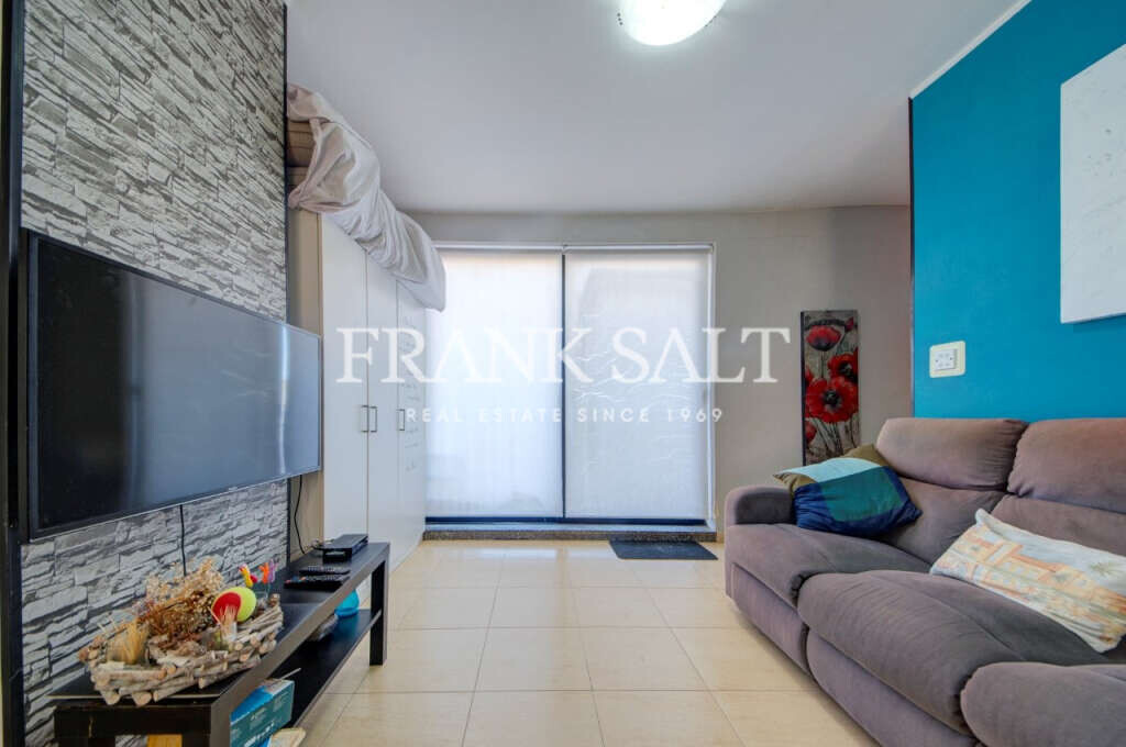 Xghajra, 2 Bedrooms Bedrooms, ,1 BathroomBathrooms,For Sale,FRSA-924492