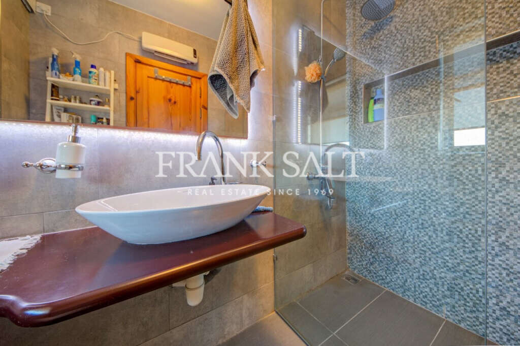 Xghajra, 2 Bedrooms Bedrooms, ,1 BathroomBathrooms,For Sale,FRSA-924492