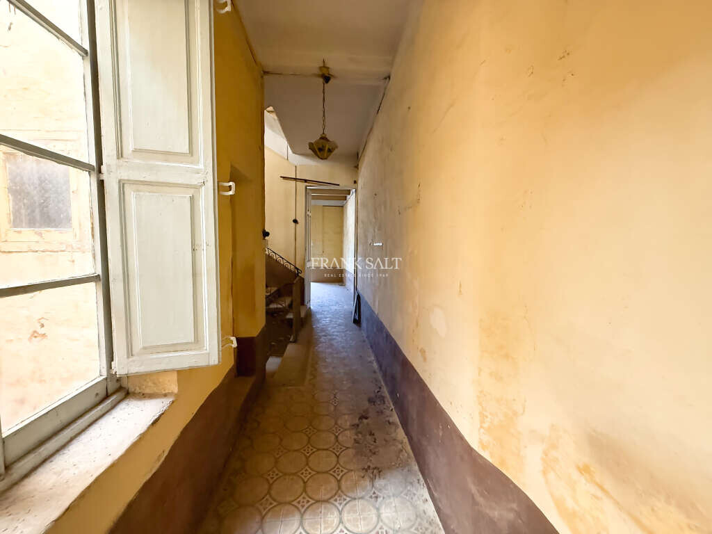 Vittoriosa, 4 Bedrooms Bedrooms, ,2 BathroomsBathrooms,For Sale,FRSA-814755