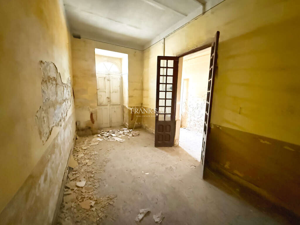 Vittoriosa, 4 Bedrooms Bedrooms, ,2 BathroomsBathrooms,For Sale,FRSA-814755