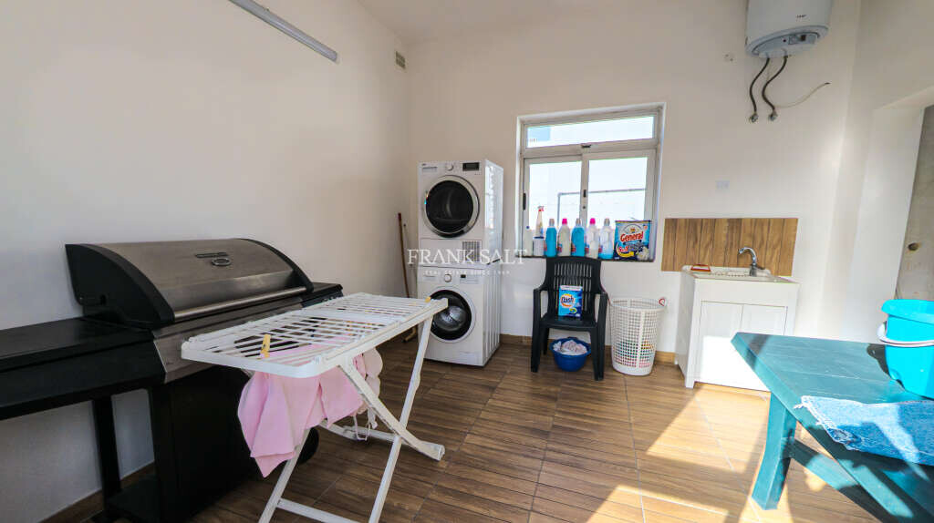 Marsa, 4 Bedrooms Bedrooms, ,1 BathroomBathrooms,For Sale,FRSA-925209