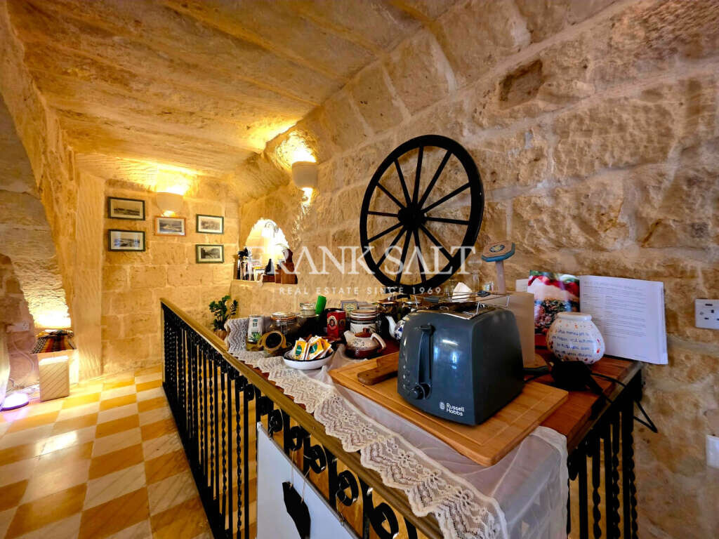 Gharb, Gozo, 5 Bedrooms Bedrooms, ,For Sale,FRSA-923777
