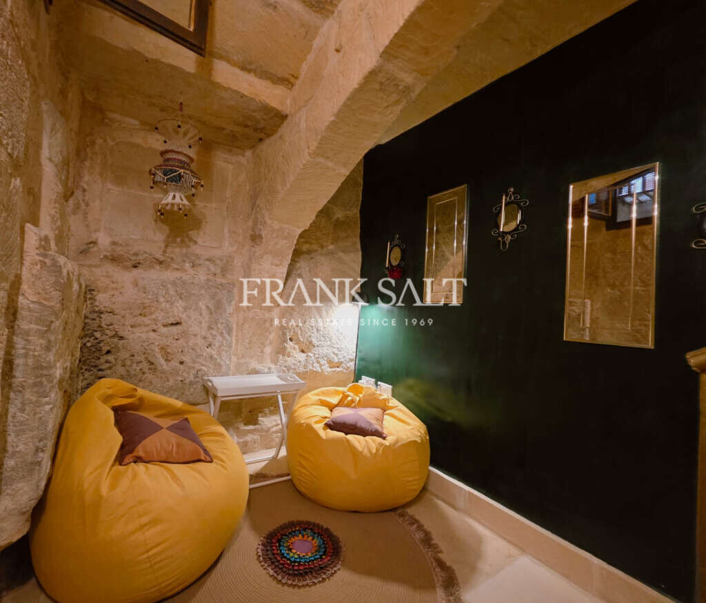 Gharb, Gozo, 5 Bedrooms Bedrooms, ,For Sale,FRSA-923777