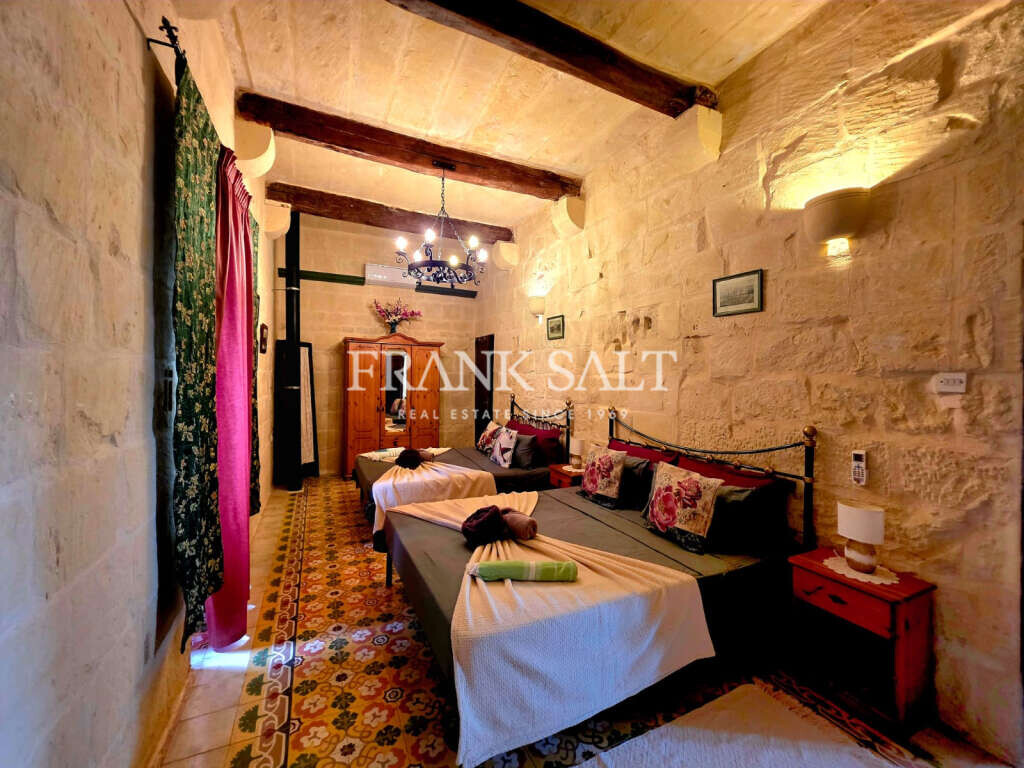 Gharb, Gozo, 5 Bedrooms Bedrooms, ,For Sale,FRSA-923777