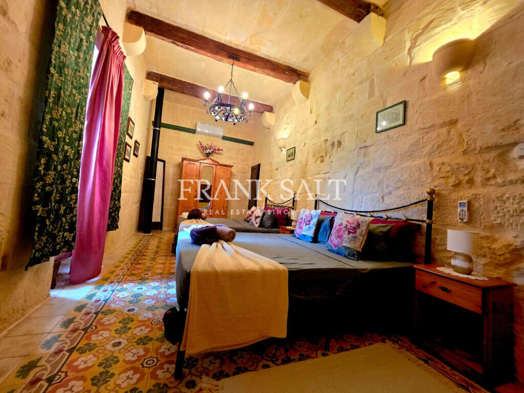 Gharb, Gozo, 5 Bedrooms Bedrooms, ,For Sale,FRSA-923777