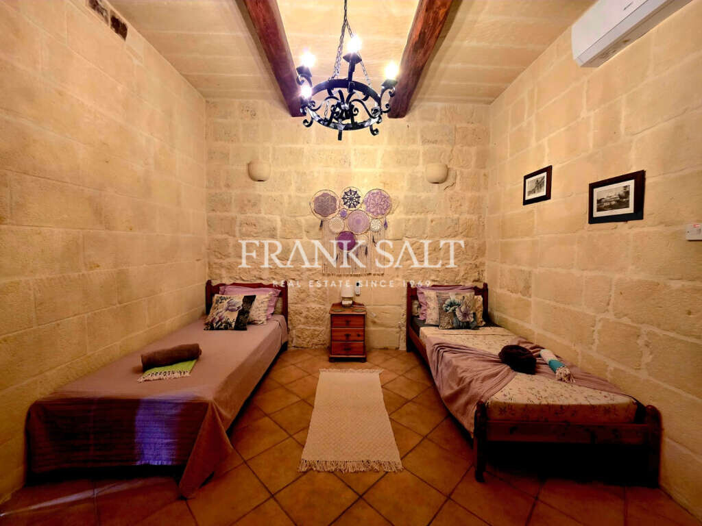 Gharb, Gozo, 5 Bedrooms Bedrooms, ,For Sale,FRSA-923777