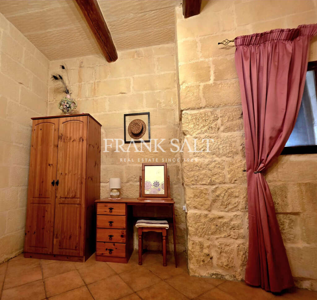 Gharb, Gozo, 5 Bedrooms Bedrooms, ,For Sale,FRSA-923777
