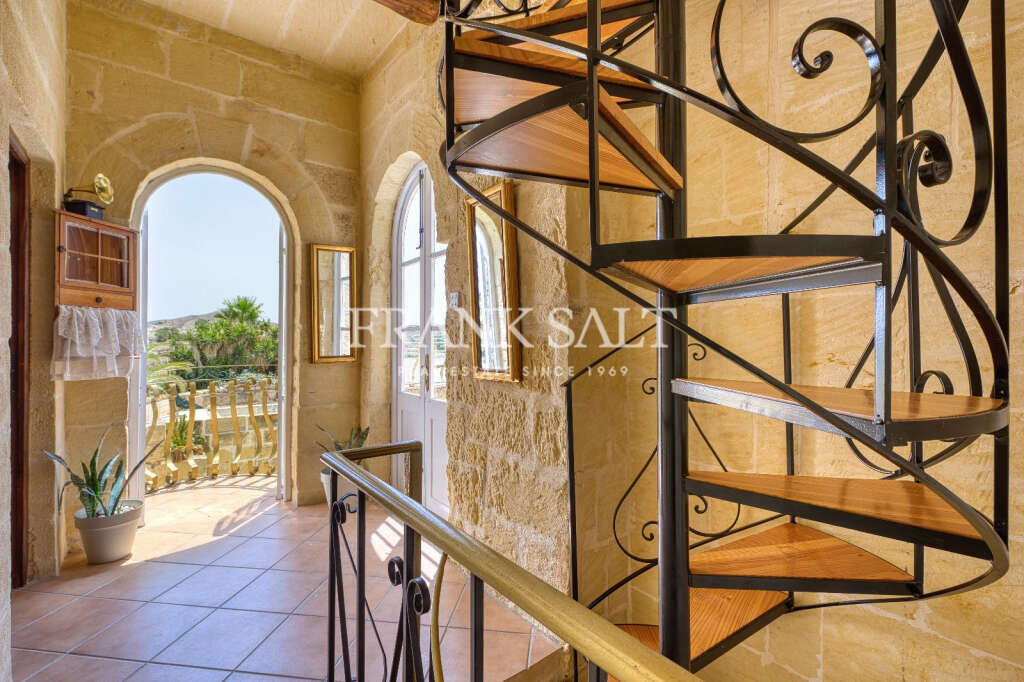 Gharb, Gozo, 5 Bedrooms Bedrooms, ,For Sale,FRSA-923777