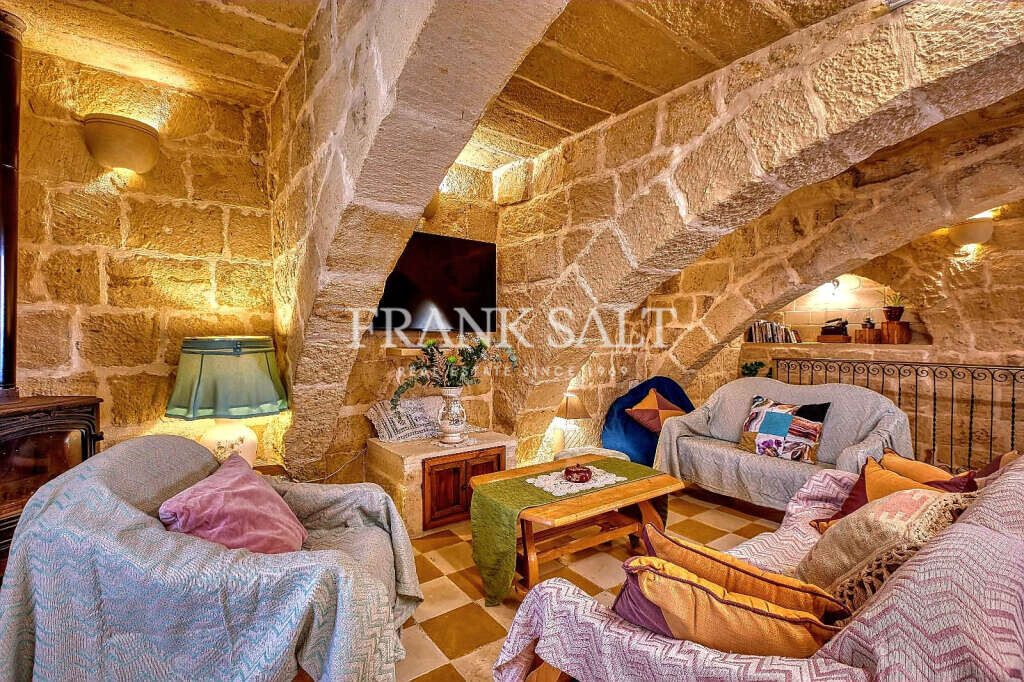 Gharb, Gozo, 5 Bedrooms Bedrooms, ,For Sale,FRSA-923777