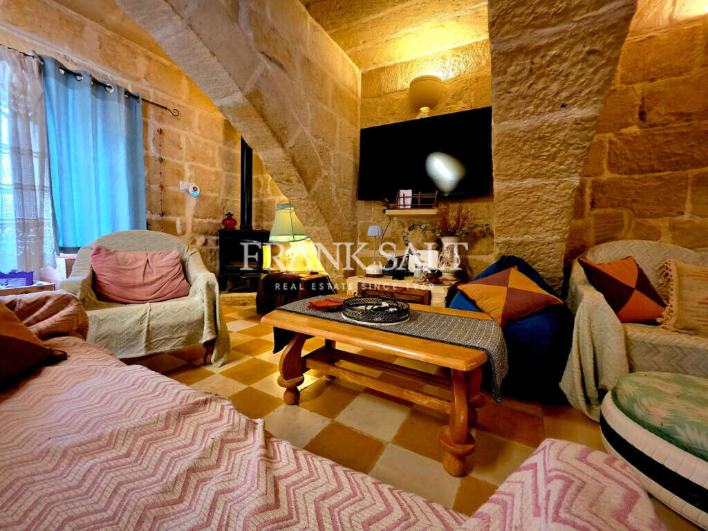 Gharb, Gozo, 5 Bedrooms Bedrooms, ,For Sale,FRSA-923777