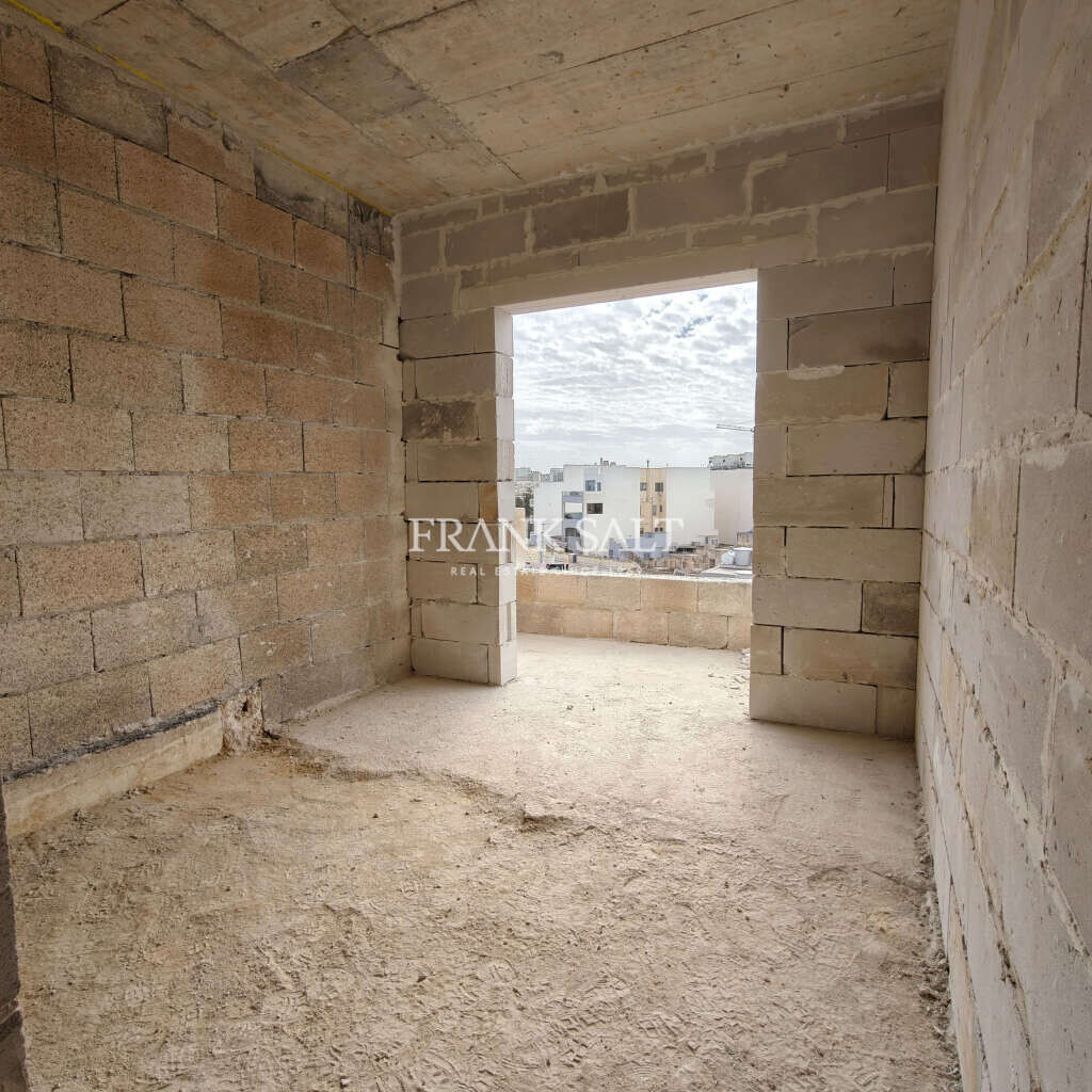 Gzira, 2 Bedrooms Bedrooms, ,2 BathroomsBathrooms,For Sale,FRSA-925112