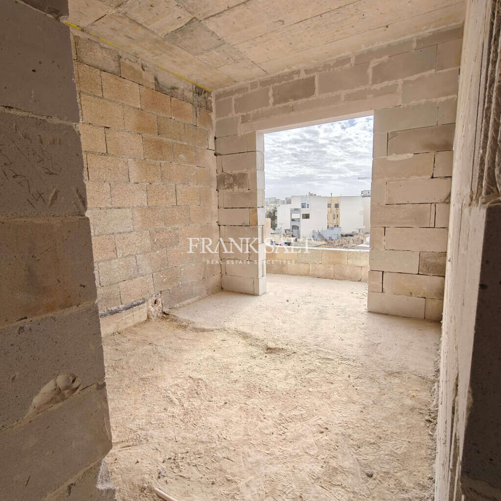 Gzira, 2 Bedrooms Bedrooms, ,2 BathroomsBathrooms,For Sale,FRSA-925112