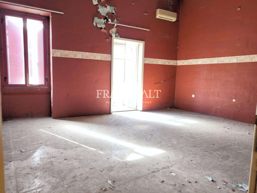 Paola, 2 Bedrooms Bedrooms, ,2 BathroomsBathrooms,For Sale,FRSA-428365