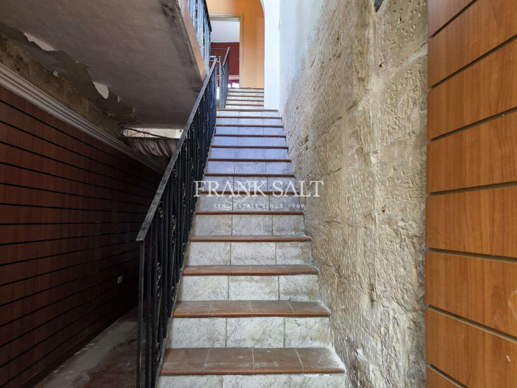 Paola, 2 Bedrooms Bedrooms, ,2 BathroomsBathrooms,For Sale,FRSA-428365