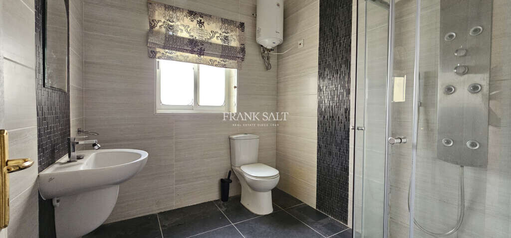 Naxxar, 4 Bedrooms Bedrooms, ,3 BathroomsBathrooms,For Sale,FRSA-925026