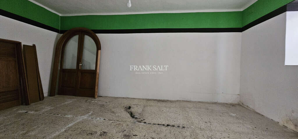 Naxxar, 4 Bedrooms Bedrooms, ,3 BathroomsBathrooms,For Sale,FRSA-925026