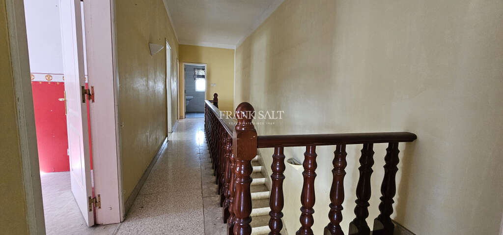 Naxxar, 4 Bedrooms Bedrooms, ,3 BathroomsBathrooms,For Sale,FRSA-925026