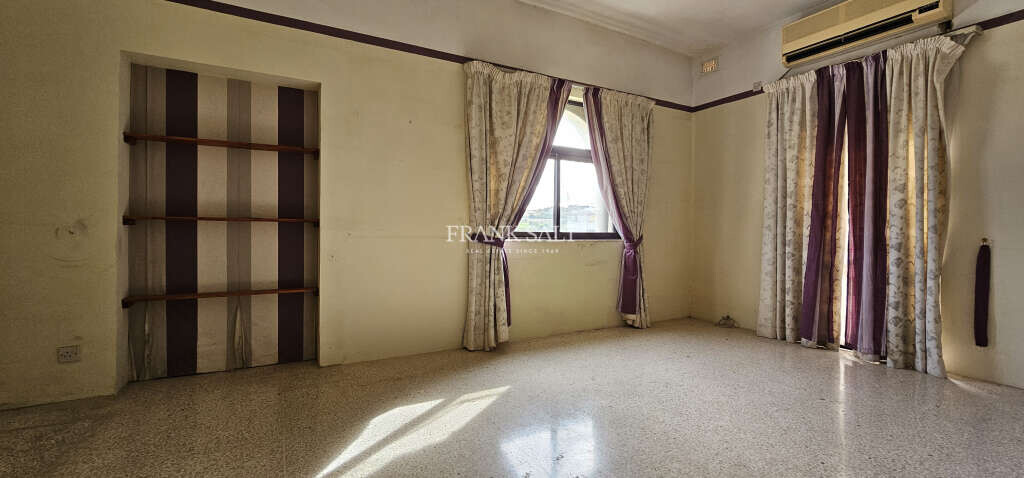 Naxxar, 4 Bedrooms Bedrooms, ,3 BathroomsBathrooms,For Sale,FRSA-925026